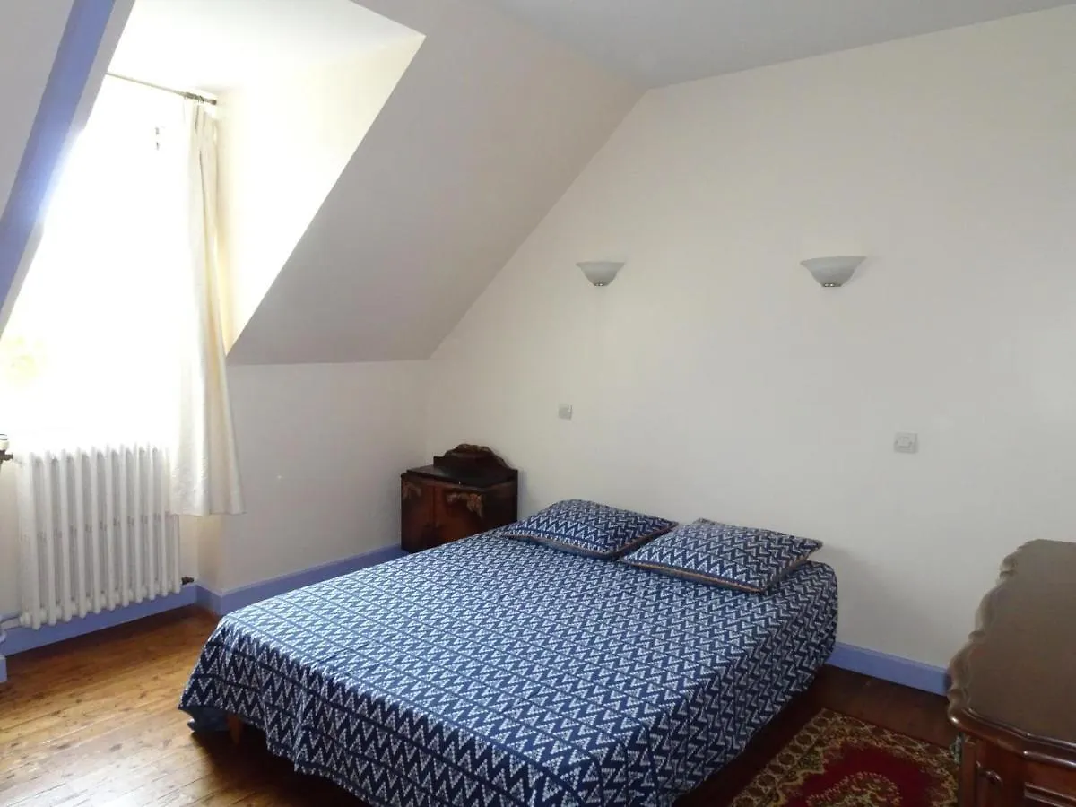 Holiday Home, Plourivo